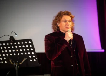 Ψαλμωδίες «25 χιλιάδων ευρώ» από τον Πέτρο Γαϊτάνο ενέκρινε η Περιφέρεια Αττικής