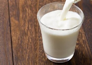 ΣΟΚ στην Πάτρα – Έδωσαν ληγμένα γάλατα σε μαθητές Δημοτικού Σχολείου