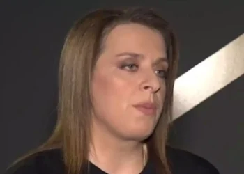 Γωγώ Τσαμπά: «Στα πανηγύρια πίνουν σαμπάνια από τις γόβες μου»