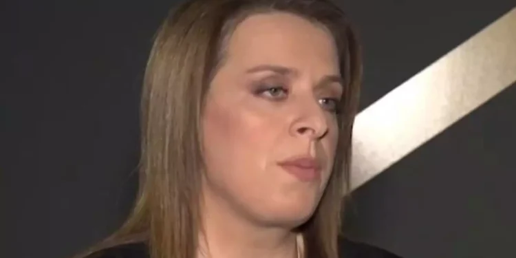 Γωγώ Τσαμπά: «Στα πανηγύρια πίνουν σαμπάνια από τις γόβες μου»