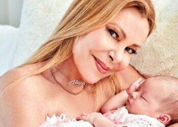 Έλεος: Σπέρμα του πεθαμένου γιου της χρησιμοποίησε η ηθοποιός που απέκτησε παιδί στα 68 της με παρένθετη