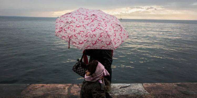 Καιρός: Άστατος σήμερα με βροχές και καταιγίδες -Σε ποιες περιοχές θα είναι έντονα τα φαινόμενα