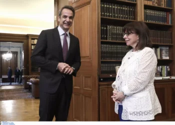 Στο προεδρικό Μέγαρο ο Κυριάκος Μητσοτάκης: Προκηρύσσονται επίσημα οι εκλογές της 21ης Μαΐου