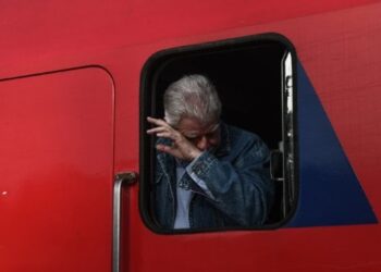 Έβαλε τα κλάματα ο πρόεδρος του ΟΣΕ στο πρώτο δρομολόγιο