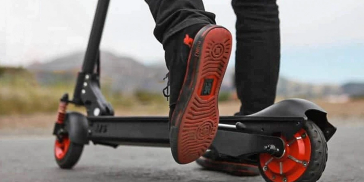 Τραγωδίες με ηλεκτρικά πατίνια σε Πάρο και Μύκονο: Νεκροί 26χρονος και 42χρονος σε λίγες ώρες