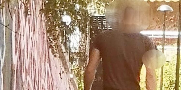 Κτηνωδία – Βύρωνας: Αυτός είναι ο άντρας που βάζει το πιτ μπουλ του να σκοτώνει γατάκια