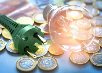 Λογαριασμοί ρεύματος: Έρχεται χαράτσι 7,6 ευρώ τον μήνα