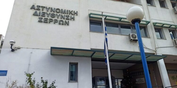 EKTAKTO-Σέρρες: Τρεις μαθήτριες κατήγγειλαν τον καθηγητή τους για σεξουαλική παρενόχληση