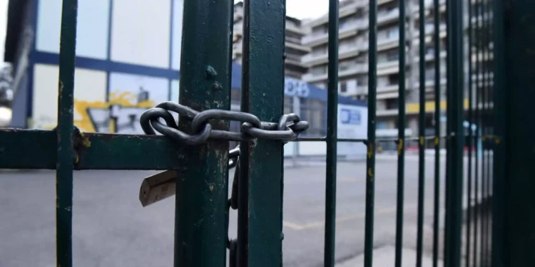 Πατήσια: Ξυλοκόπησαν 10χρονο στο προαύλιο του σχολείου του – Λιποθύμησε και νοσηλεύεται σε νοσοκομείο