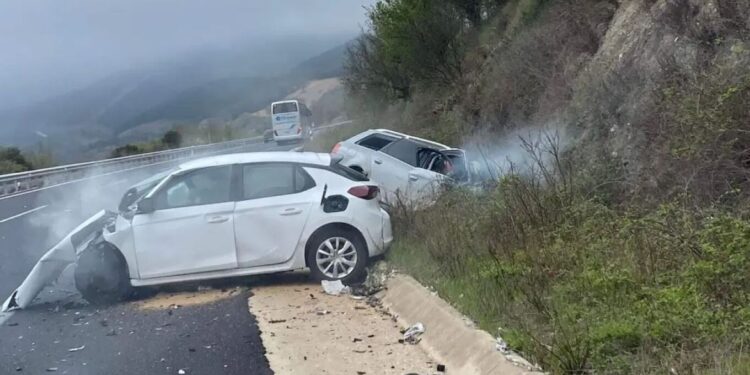 Τροχαίο σοκ στην Εγνατία Οδό: 5 νεκροί και 6 τραυματίες – ΙΧ με παράνομους μετανάστες μπήκε στο αντίθετο ρεύμα