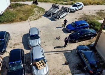 Ιδιοκτήτες ταξί έσπασαν αυτοκίνητα της Uber στη Ρόδο – Στα άκρα η κόντρα εν όψει τουριστικής περιόδου