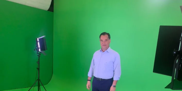 Ο Άδωνις Γεωργιάδης θα μιλήσει αύριο σε τρία σημεία με …ολόγραμμα -«Πόσο Άδωνι αντέχετε;