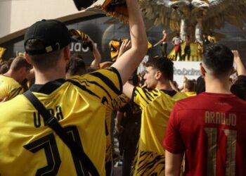 Μυστήριο με τον θάνατο 48χρονου οπαδού της ΑΕΚ που κατέρρευσε έξω από το γήπεδο