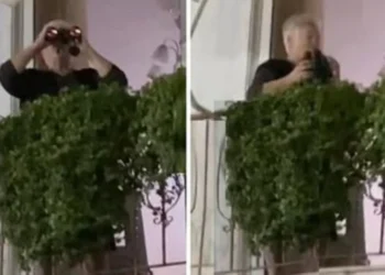 Αγρίνιο: Γιαγιά «κατάσκοπος» κρύφτηκε στο μπαλκόνι με τα κιάλια να μάθει τι συμβαίνει στη γειτονιά