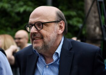 Αντώναρος: «Γιατί δεν χειροκροτάτε τον Τσίπρα εσείς που στρογγυλοκάθεστε στις πρώτες σειρές, πού θα ήσασταν χωρίς αυτόν»;