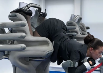 «Continental Breakfast»: Τα αλλόκοτα γλυπτά που προκάλεσαν… απορία στα social media