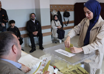 Εκλογές στην Τουρκία: Έκλεισαν οι κάλπες – Εντυπωσιακά μεγάλη συμμετοχή, ξεκίνησε η καταμέτρηση