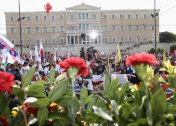 Πρωτομαγιά: Μαζικές συγκεντρώσεις σε όλη την Ελλάδα – Πώς θα κινηθούν τα μέσα μεταφοράς