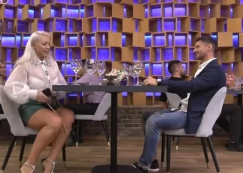 Επική χυλόπιτα σε ριάλιτι: «Εγώ φεύγω! Είναι κοντός και αγύμναστος»(Βίντεο)