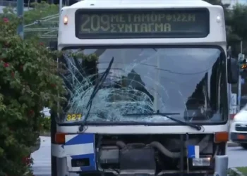 Καλλιμάρμαρο: Νεκρός ο οδηγός της μηχανής από το τροχαίο με λεωφορείο – Ήταν ειδικός φρουρός
