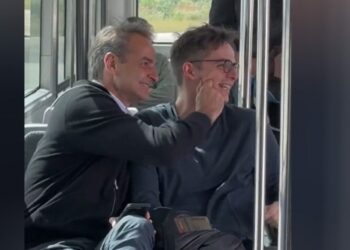 Εκλογές 2023: «Καθοδόν από τη Μυτιλήνη στη Λέσβο», ο Κυριάκος Μητσοτάκης τρολάρει στο TikTok τον Αλέξη Τσίπρα