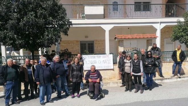 Φλογητά: Επί 14 μέρες ζει στο μπαλκόνι ο ανάπηρος 81χρονος που έχασε το σπίτι του σε πλειστηριασμό