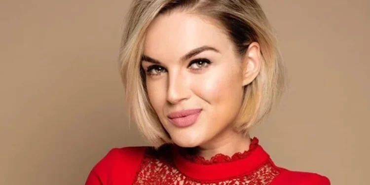 Δείτε την Ντένια Αγαλιανού σε γυμνές πόζες…