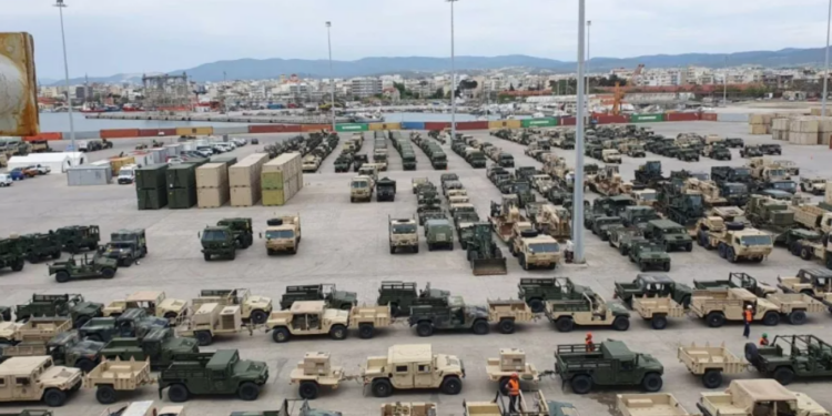 Λιμάνι Αλεξανδρούπολης: Μεγάλη επιχείρηση μεταφοράς 600 στρατιωτικών οχημάτων