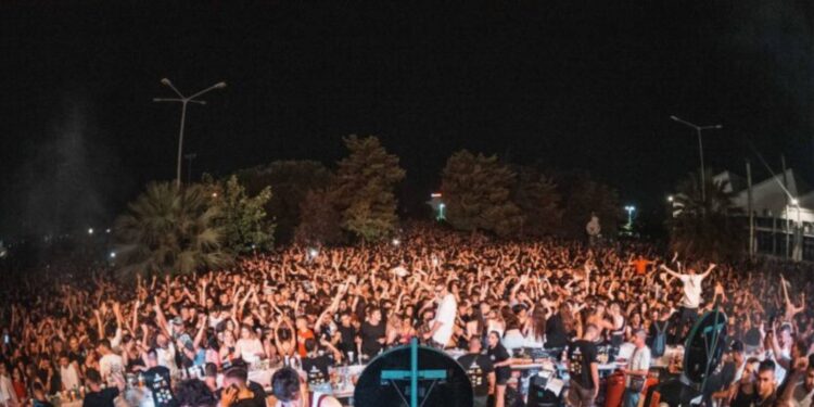 Κουκουλοφόροι με όπλο άρπαξαν τις εισπράξεις του πάρτι “ΜΗΧ ΜΗΧ”