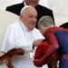 Ο Spiderman πήρε την ευλογία του Πάπα Φραγκίσκου