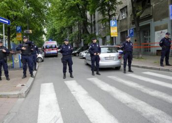 Συναγερμός στο Βελιγράδι: Πυροβολισμοί σε δημοτικό – Πληροφορίες για έναν νεκρό και τραυματίες