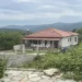 Έγκλημα στην Χαλκιδική: Δολοφόνησε τη σύζυγό του ενώ ήταν αγκαλιά με τον 8χρονο γιο τους