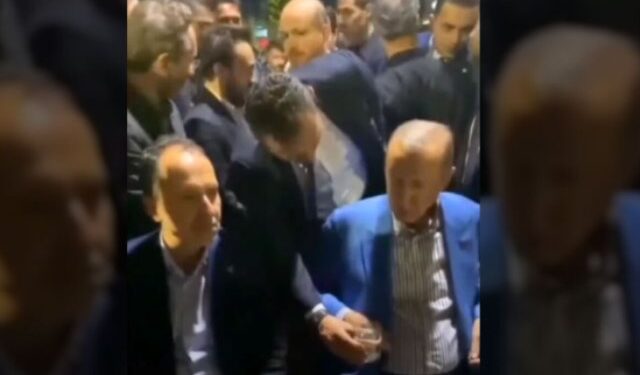 Χαμός με βίντεο με τον Ερντογάν: Δεν πίνει νερό ούτε από τον σωματοφύλακά του