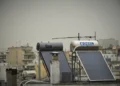«Ώρα μηδέν» για την επιδότηση ηλιακού θερμοσίφωνα: Με ποια ΑΦΜ ξεκινούν σήμερα οι αιτήσεις