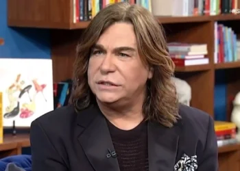 Τρύφωνας Σαμαράς: «Με ερωτεύτηκε η κόρη του σκηνοθέτη ενώ εγώ είχα στενή σχέση με τον ναυαγοσώστη»(Βίντεο)