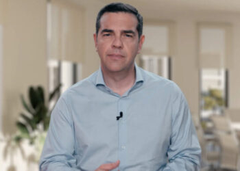 Ρίχνει ευθύνες στο ΠΑΣΟΚ για τη συντριβή ο Τσίπρας: «Αναλαμβάνω την ευθύνη, είμαι εδώ, δεν εγκαταλείπω τη μάχη»