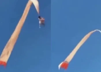 Γυναίκα μπερδεύτηκε στα σχοινιά ενός χαρταετού: Βρέθηκε στον αέρα για τουλάχιστον τριάντα δευτερόλεπτα(Βίντεο)