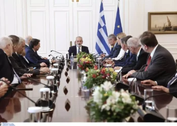 Ορκίστηκε η υπηρεσιακή κυβέρνηση – Οι αφίξεις, τα χαμόγελα και οι δηλώσεις