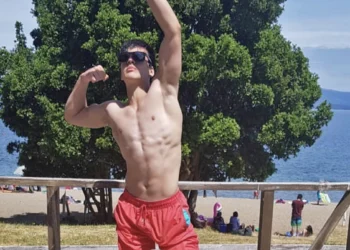 Φρεαττύδα: 22χρονος καρατέκα έσωσε τη 17χρονη από τους 4 αλλοδαπούς που προσπάθησαν να τη βιάσουν