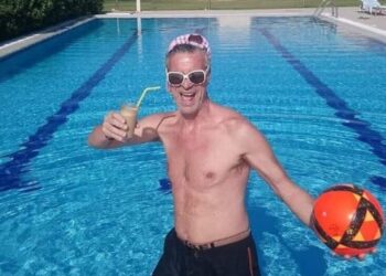 Νίκος Ζιάγκος: «Έχω κάνει σεξ με 3.800 γυναίκες. Έρχονταν οι γυναίκες 20-20 και γίνονταν όργια»