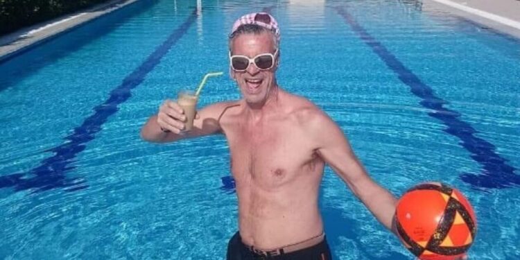 Νίκος Ζιάγκος: «Έχω κάνει σεξ με 3.800 γυναίκες. Έρχονταν οι γυναίκες 20-20 και γίνονταν όργια»