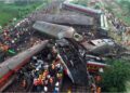 Ινδία: Τους 288 έχουν φτάσει οι νεκροί από τη σύγκρουση τρένων