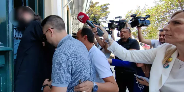 Ναύπλιο: «Μπαμπά, βοήθεια» – Το μήνυμα απελπισίας του 12χρονου όταν είδε το χυδαίο βίντεο του αρχιμανδρίτη