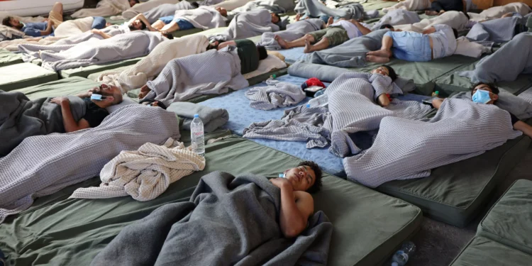 Πύλος: Πληροφορίες για διακινητές ανάμεσα στους διασωθέντες από το ναυάγιο(Βίντεο)