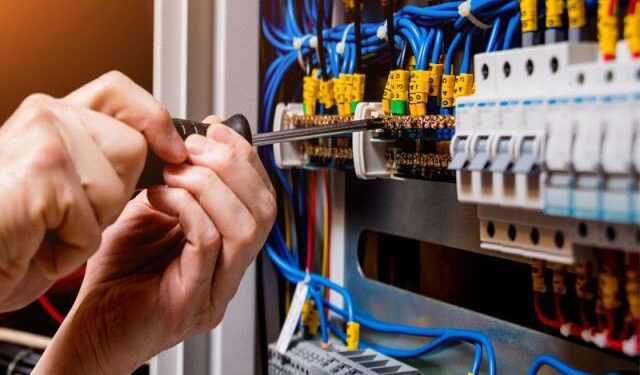 5+1 πιθανές αιτίες που θα χρειαστείς έναν ηλεκτρολόγο