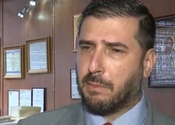 «Ευαγγέλιο» για βουλευτή των «Σπαρτιατών» φιλοχουντικά βιβλία