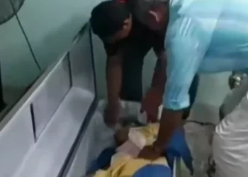 Σοκαριστικό βίντεο: Γυναίκα αναστήθηκε μέσα στο φέρετρό της λίγο πριν την κηδέψουν