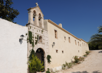 Ζάκυνθος: Τουρίστρια κατήγγειλε απόπειρα βιασμού από μοναχό στις Βολίμες