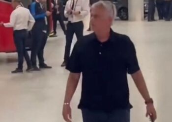 Ζοσέ Μουρίνιο: Έξαλλος με τον διαιτητή του τελικού του Europa League – «Είσαι μια γα@@@νη ντροπή»