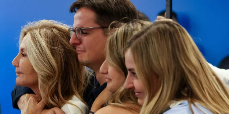 Αποτελέσματα εκλογών 2023 – Κυριάκος Μητσοτάκης: Δάκρυσε ο γιος του, Κωνσταντίνος Μητσοτάκης